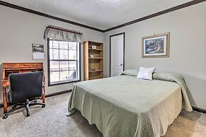 Lovely Sadieville Retreat w/ Deck & Grill!