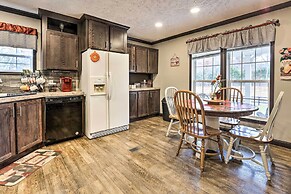 Lovely Sadieville Retreat w/ Deck & Grill!