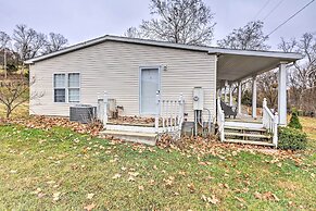 Lovely Sadieville Retreat w/ Deck & Grill!