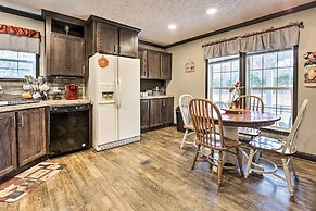 Lovely Sadieville Retreat w/ Deck & Grill!