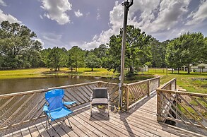 Lakefront Cabin w/ Access to 2 Paddleboats!