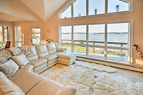 Luxurious Oceanfront Flanders Bay Home w/ Kayaks!