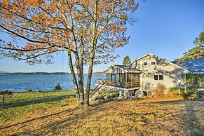 Luxurious Oceanfront Flanders Bay Home w/ Kayaks!