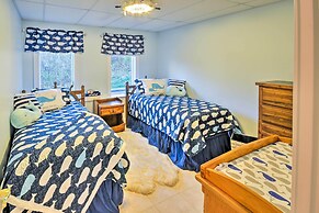 Luxurious Oceanfront Flanders Bay Home w/ Kayaks!