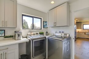 Mt Hood Views: Modern Underwood Home w/ Deck!