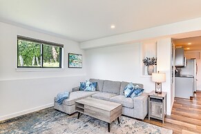 Mt Hood Views: Modern Underwood Home w/ Deck!