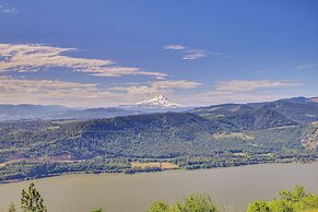 Mt Hood Views: Modern Underwood Home w/ Deck!
