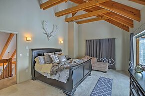 Luxurious Grand Lake Vacation Rental w/ Hot Tub!