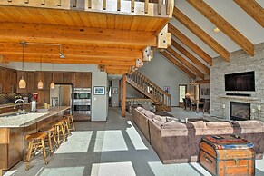 Luxurious Grand Lake Vacation Rental w/ Hot Tub!