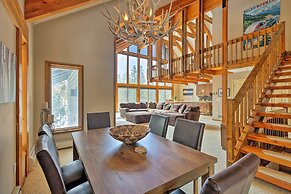 Luxurious Grand Lake Vacation Rental w/ Hot Tub!