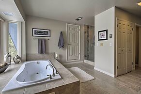 Luxurious Grand Lake Vacation Rental w/ Hot Tub!