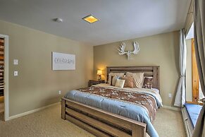 Luxurious Grand Lake Vacation Rental w/ Hot Tub!