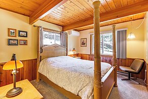 Modern Black Hills Cabin w/ Loft & Wraparound Deck