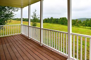 Mountain Top Country Hideaway: 48 Acres, Fire Pit!