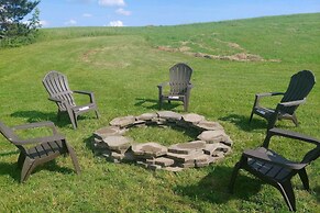 Mountain Top Country Hideaway: 48 Acres, Fire Pit!
