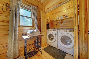 Outlaw Mountain Lodge: Fire Pit & Panoramic Views!