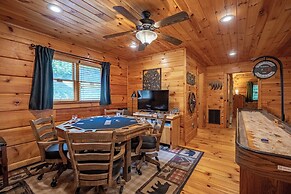 Outlaw Mountain Lodge: Fire Pit & Panoramic Views!