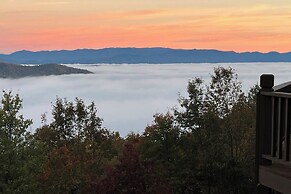 Outlaw Mountain Lodge: Fire Pit & Panoramic Views!