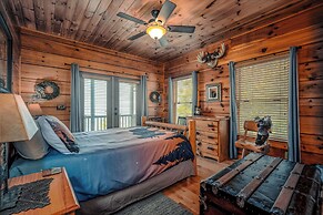 Outlaw Mountain Lodge: Fire Pit & Panoramic Views!