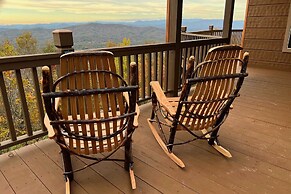Outlaw Mountain Lodge: Fire Pit & Panoramic Views!