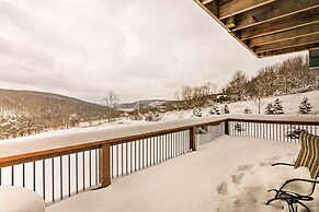 Mountaintop Ellicottville Home: 7 Mi to Ski Resort