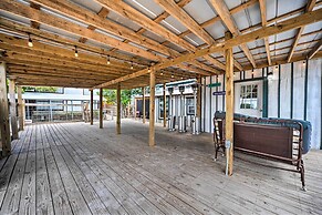 Pet-friendly Harper Farmhouse w/ Large Deck!