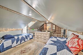 Pet-friendly Harper Farmhouse w/ Large Deck!