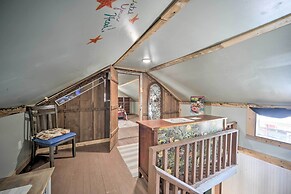 Pet-friendly Harper Farmhouse w/ Large Deck!