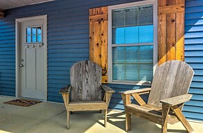 Pet-friendly Brownsville Retreat w/ Porch!