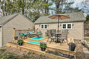 Remodeled Farmhouse in Waterford Near 2 Beaches!