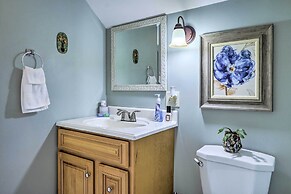 Remodeled Farmhouse in Waterford Near 2 Beaches!