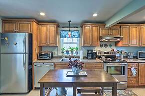 Remodeled Farmhouse in Waterford Near 2 Beaches!