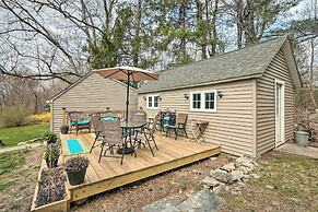 Remodeled Farmhouse in Waterford Near 2 Beaches!