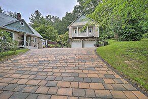 Quiet Studio Escape ~ 2 Mi to Blue Ridge Parkway!