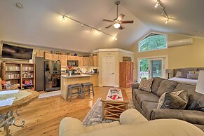 Quiet Studio Escape ~ 2 Mi to Blue Ridge Parkway!
