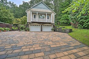 Quiet Studio Escape ~ 2 Mi to Blue Ridge Parkway!