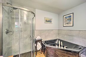 Quiet Studio Escape ~ 2 Mi to Blue Ridge Parkway!