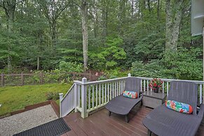 Quiet Studio Escape ~ 2 Mi to Blue Ridge Parkway!