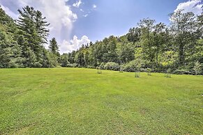 Quiet Studio Escape ~ 2 Mi to Blue Ridge Parkway!