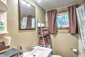 Remote Escape: Serene Lakeside Cabin w/ Beach