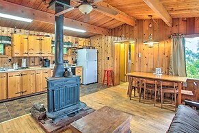 Remote Escape: Serene Lakeside Cabin w/ Beach