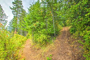 Remote Escape: Serene Lakeside Cabin w/ Beach