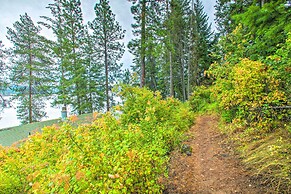 Remote Escape: Serene Lakeside Cabin w/ Beach