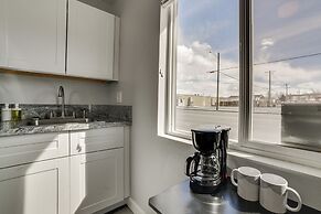 Renovated Hawthorne Apartment By Museums & Dining!