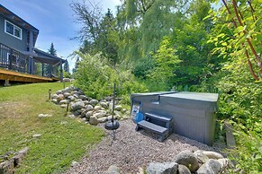 ~14 Mi to Schweitzer Mtn: Lakefront Home