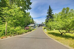 ~14 Mi to Schweitzer Mtn: Lakefront Home