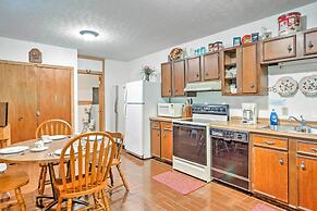 Rustic Taswell Cabin: Grill + Walk to Patoka Lake!