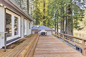 Riverfront Crescent City Home, 8 Mi to Beach!