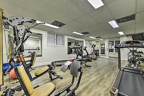 Resort-style Condo/suite on Golf Course w/ Pool!