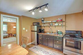 Secluded Marshall Cottage: Hot Tub + Mountain View